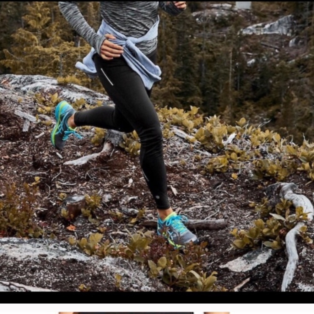 Athleta Powder Peak tights, black large